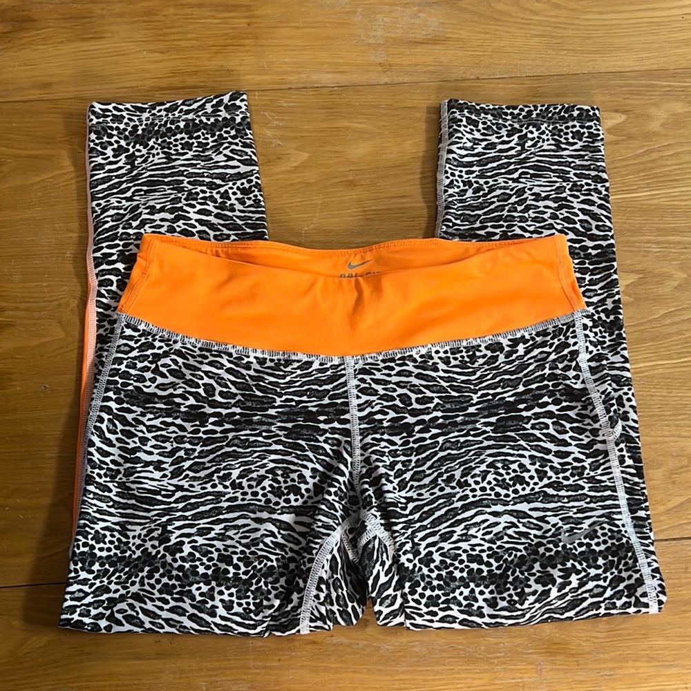 Nike Dri-Fit Capri Running Leggings Size Medium